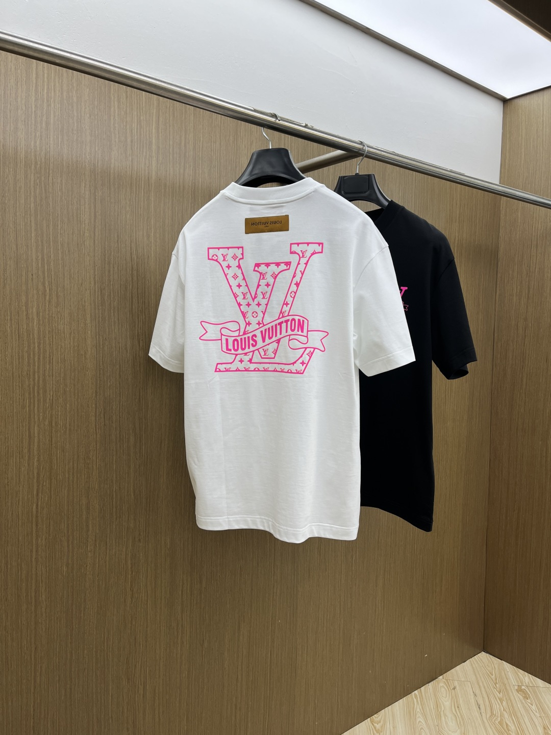 早春 LV 🔥🔥高级定制 2026春夏 · 高阶定制T恤】特别推荐系列 定制面料：秘鲁进口匹马棉 × 顶