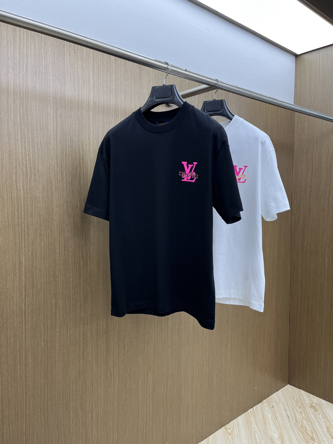 早春 LV🔥🔥高级定制 2026春夏 · 高阶定制T恤】特别推荐系列 定制面料：秘鲁进口匹马棉 × 顶级