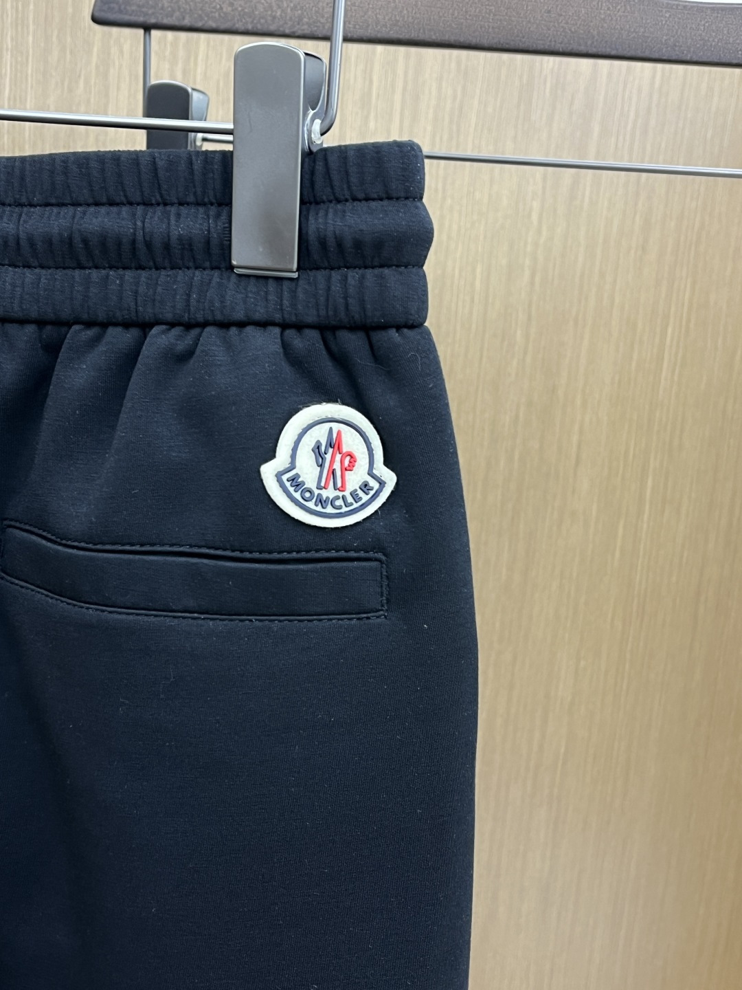 。🩵MON 🔥🔥高级定制 2026春夏新款铜氨丝莫代尔空气层休闲卫裤，裤身上刺绣标志性品牌标识，客供定制