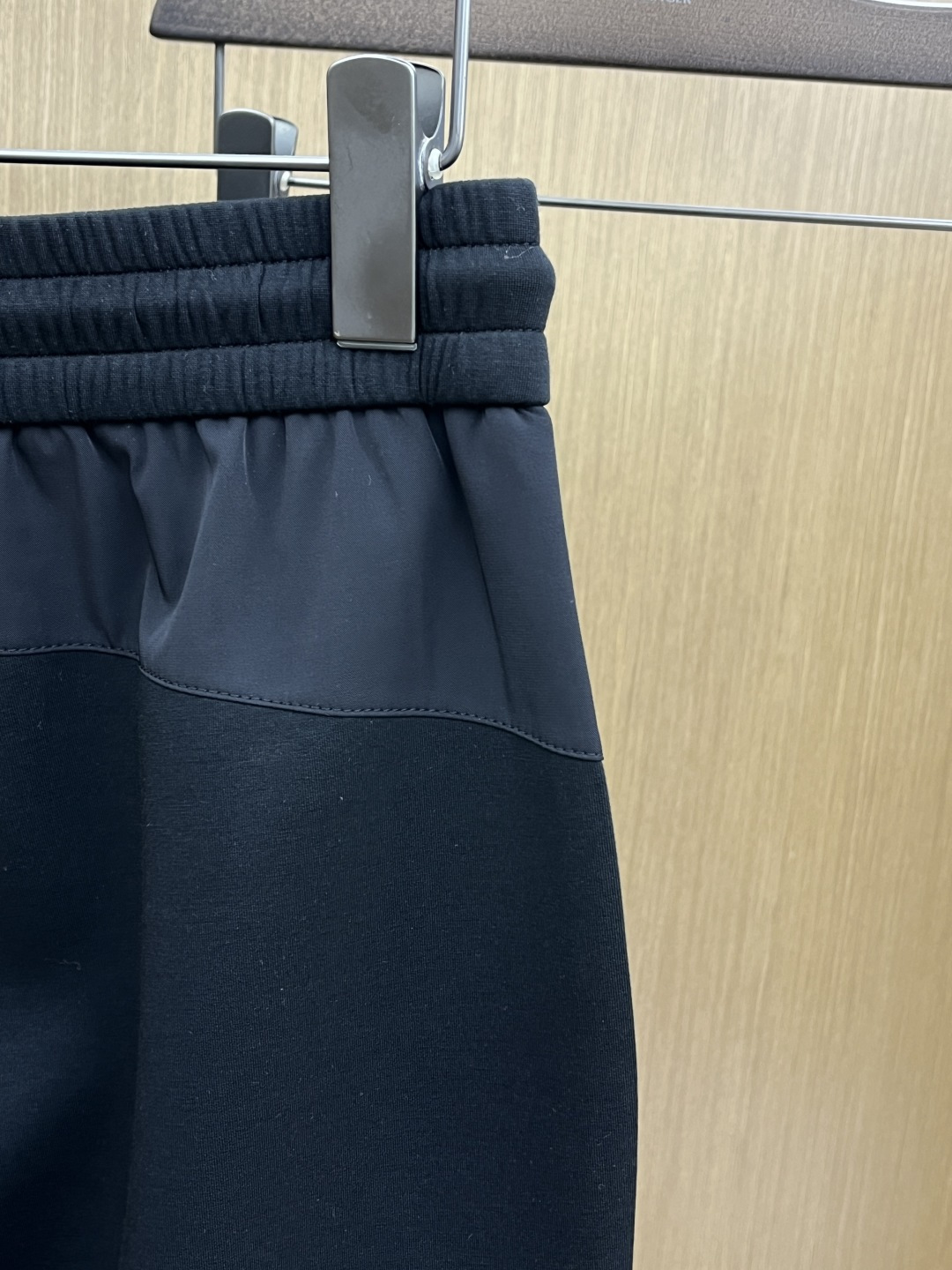 。🩵PD 🔥🔥高级定制 2026春夏新款铜氨丝莫代尔空气层休闲卫裤，裤身上刺绣标志性品牌标识，客供定制品