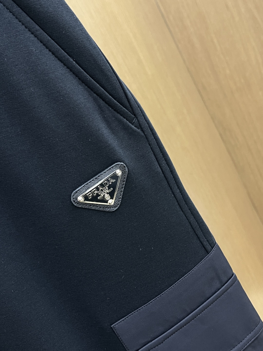 。🩵PD 🔥🔥高级定制 2026春夏新款铜氨丝莫代尔空气层休闲卫裤，裤身上刺绣标志性品牌标识，客供定制品