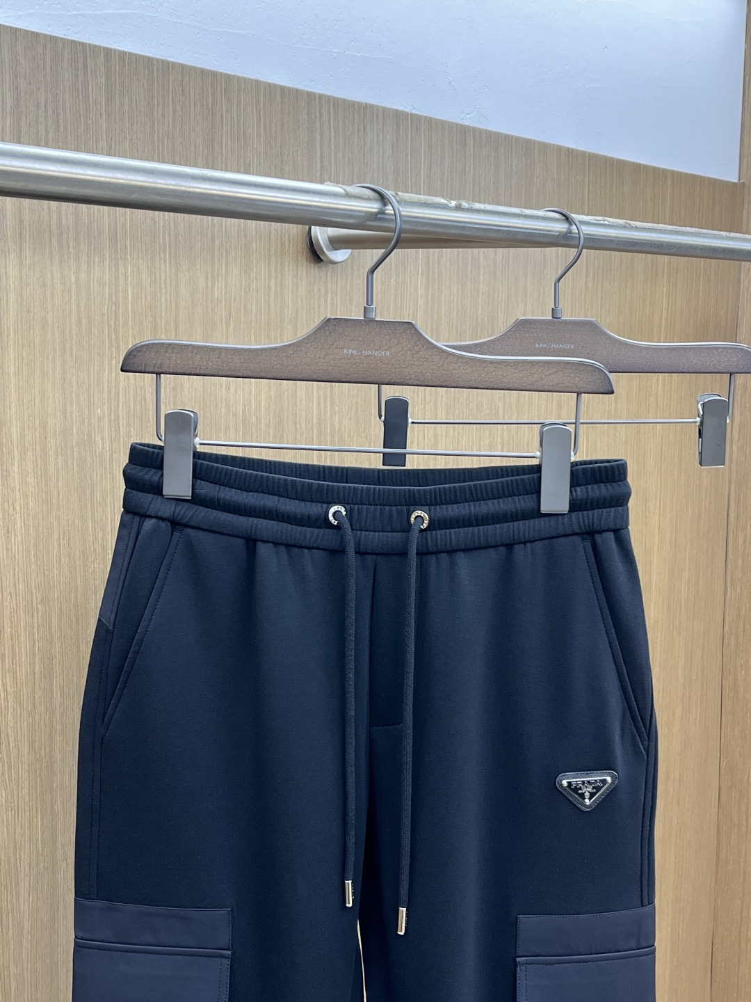 。🩵PD 🔥🔥高级定制 2026春夏新款铜氨丝莫代尔空气层休闲卫裤，裤身上刺绣标志性品牌标识，客供定制品