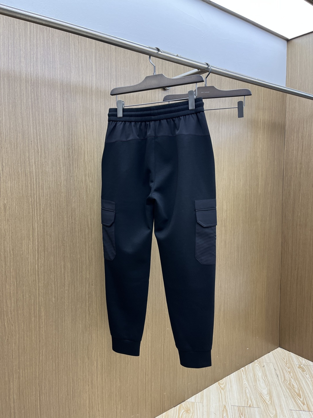 。🩵PD 🔥🔥高级定制 2026春夏新款铜氨丝莫代尔空气层休闲卫裤，裤身上刺绣标志性品牌标识，客供定制品