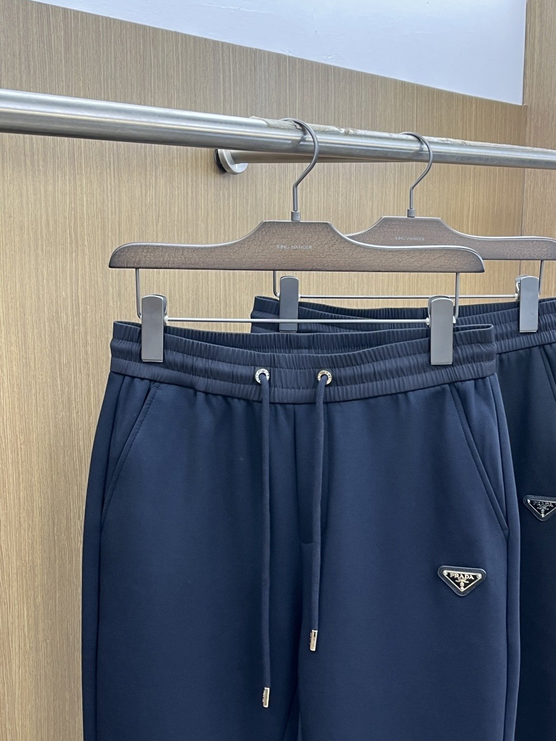 。🩵PD 🔥🔥高级定制 2026春夏新款铜氨丝莫代尔空气层休闲卫裤，裤身上刺绣标志性品牌标识，客供定制品