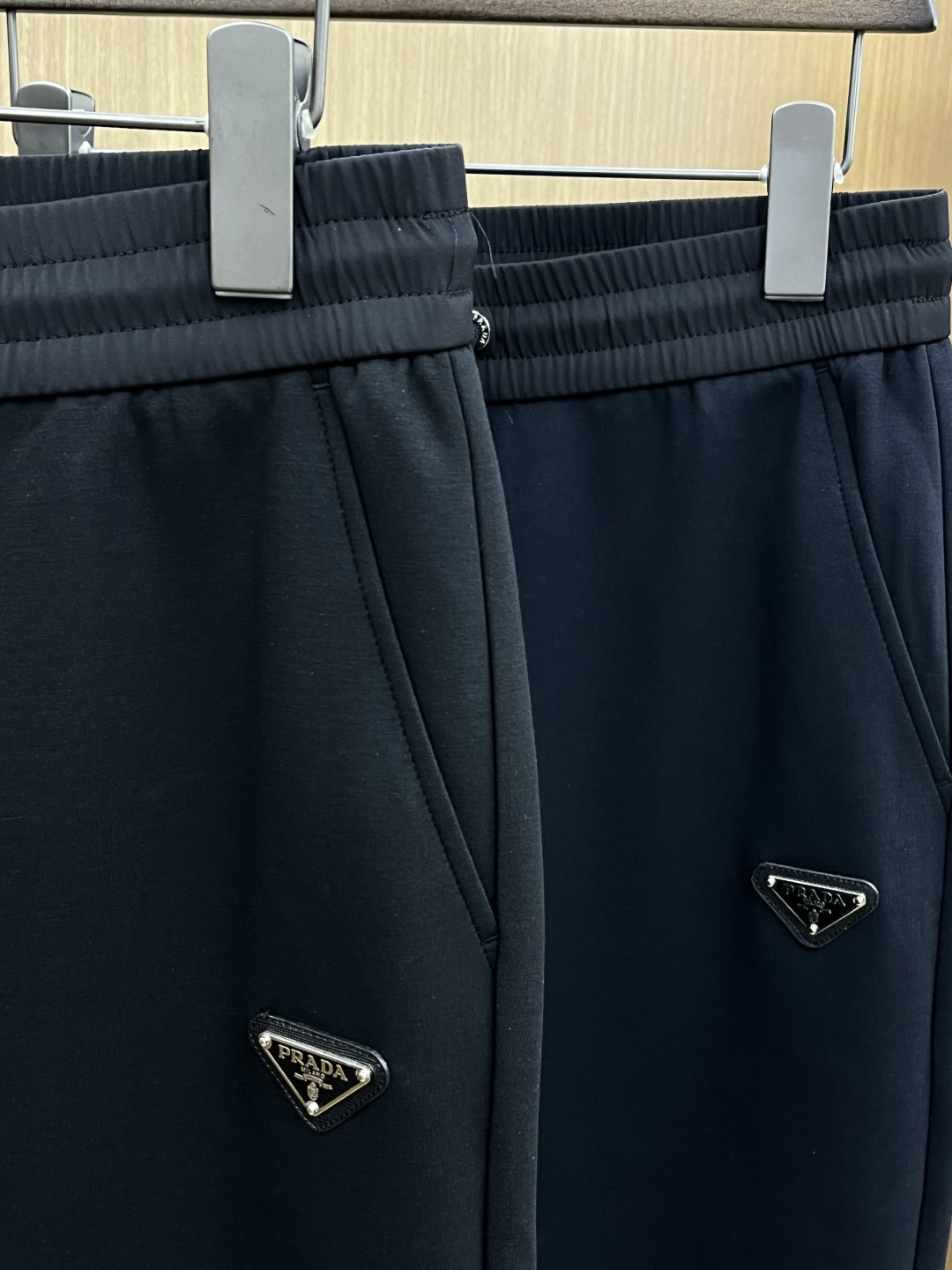 。🩵PD 🔥🔥高级定制 2026春夏新款铜氨丝莫代尔空气层休闲卫裤，裤身上刺绣标志性品牌标识，客供定制品