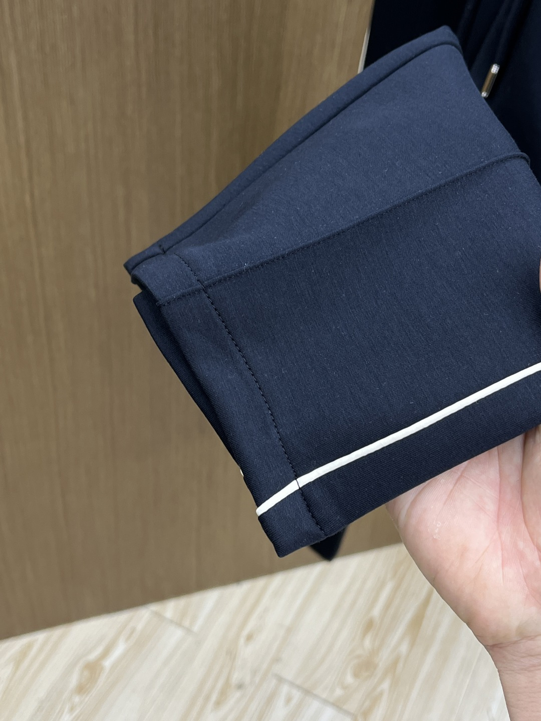 。🩵高级定制 2026春夏新款铜氨丝莫代尔空气层休闲卫裤，裤身上刺绣标志性品牌标识，客供定制品牌刻印五金