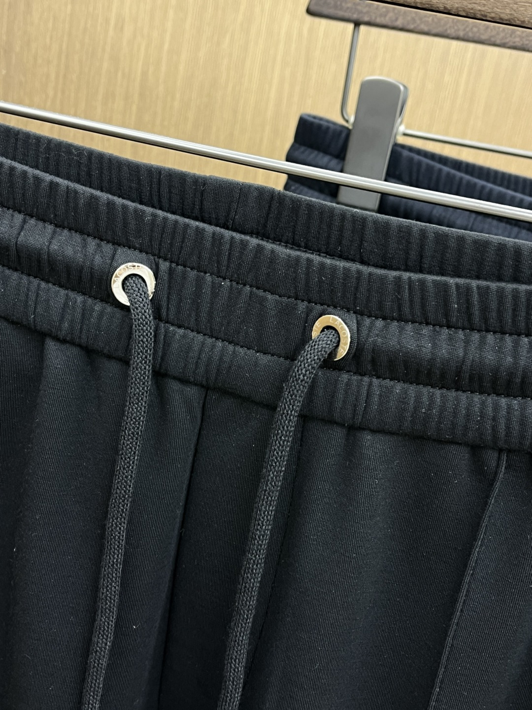 早春款 🔥🔥高级定制 2026春夏新款铜氨丝莫代尔空气层休闲卫裤，裤身上刺绣标志性品牌标识，客供定制品牌