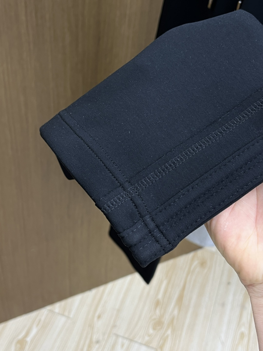 。🩵LV 🔥🔥高级定制 2026春夏新款铜氨丝莫代尔空气层休闲卫裤，裤身上刺绣标志性品牌标识，客供定制品