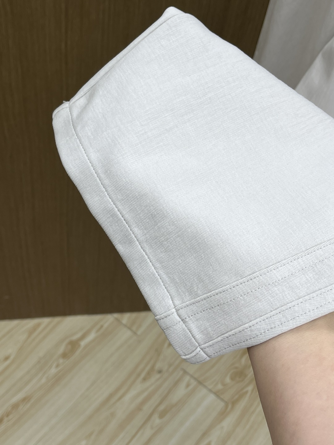 早春款 BBG 🔥🔥高级定制 2026春夏新款铜氨丝莫代尔空气层休闲卫裤，裤身上刺绣标志性品牌标识，客供