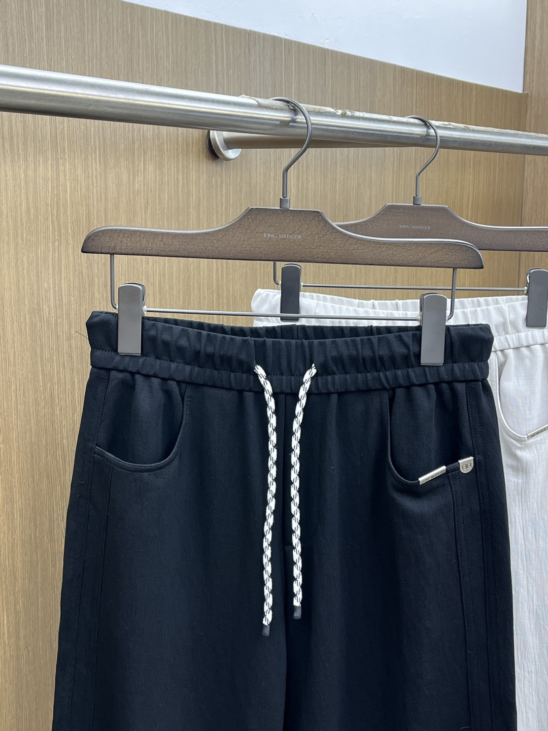 早春款 BBG 🔥🔥高级定制 2026春夏新款铜氨丝莫代尔空气层休闲卫裤，裤身上刺绣标志性品牌标识，客供