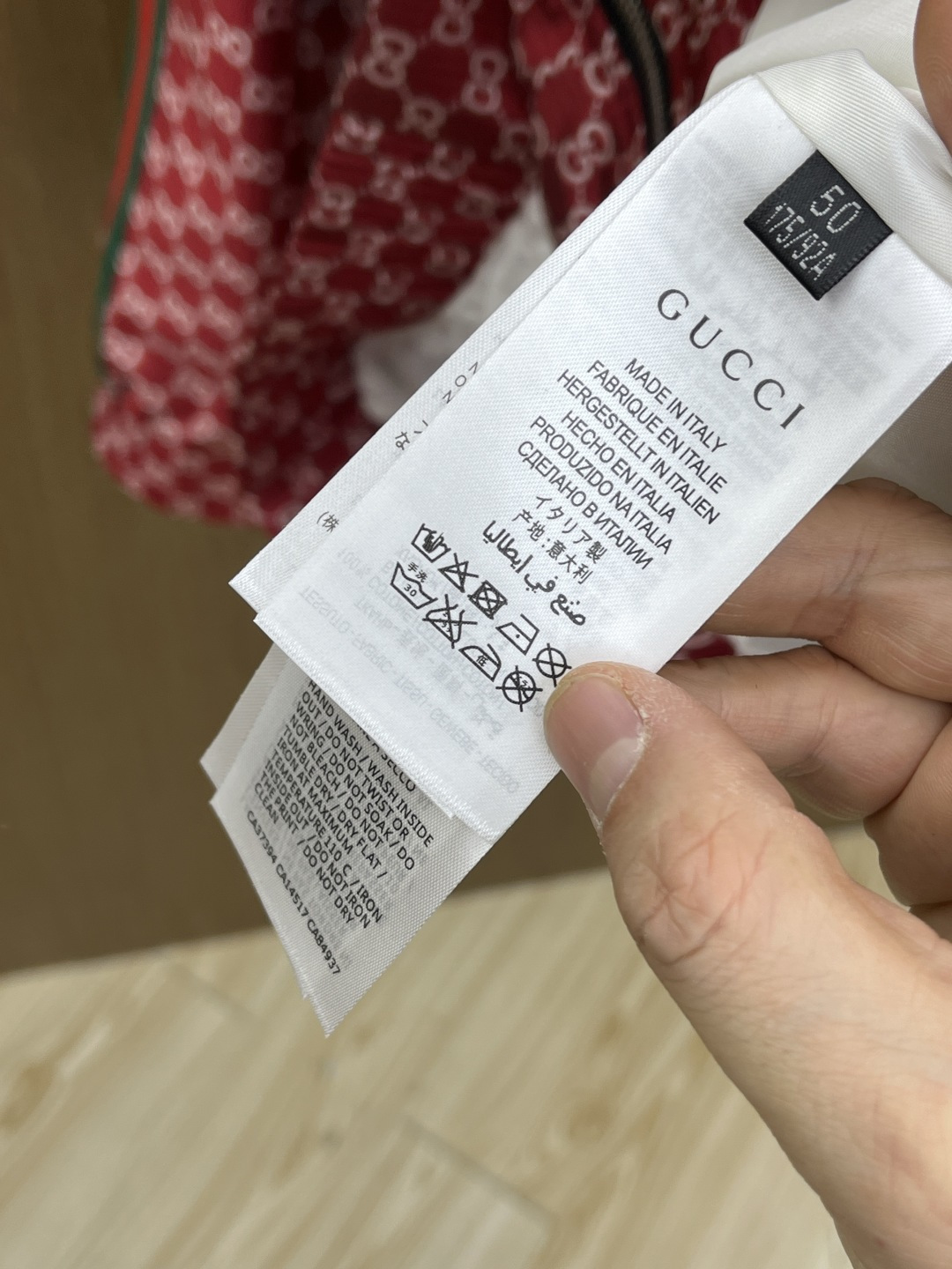 早春 Guc 🔥🔥早春系列，最新时尚立领夹克外套.处处细节显工艺足够的高级 结构性剪裁的设计改变来展现男