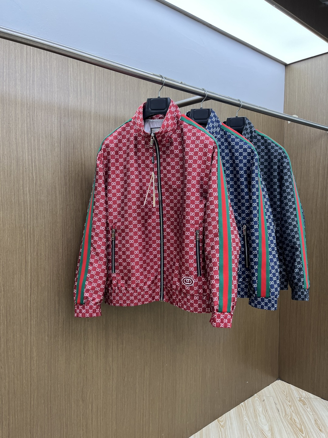 早春 Guc 🔥🔥早春系列，最新时尚立领夹克外套.处处细节显工艺足够的高级 结构性剪裁的设计改变来展现男