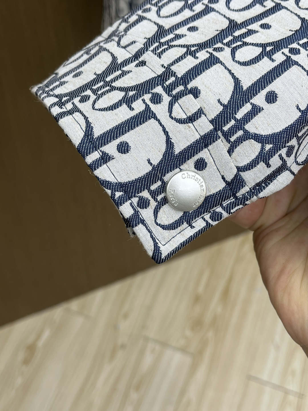 早春 CD 🔥🔥早春提花系列，最新时尚立领夹克外套.处处细节显工艺足够的高级 结构性剪裁的设计改变来展现