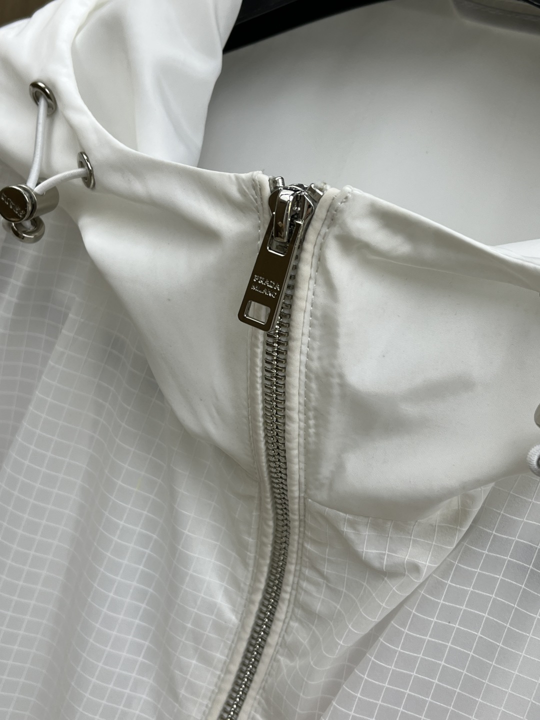 早春 PD 🔥🔥早春系列，最新时尚连帽夹克外套.处处细节显工艺足够的高级 结构性剪裁的设计改变来展现男士