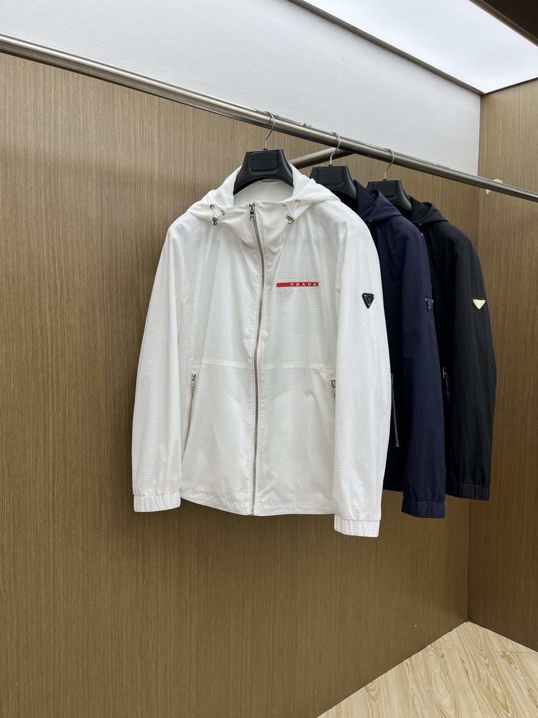 早春 PD 🔥🔥早春系列，最新时尚连帽夹克外套.处处细节显工艺足够的高级 结构性剪裁的设计改变来展现男士