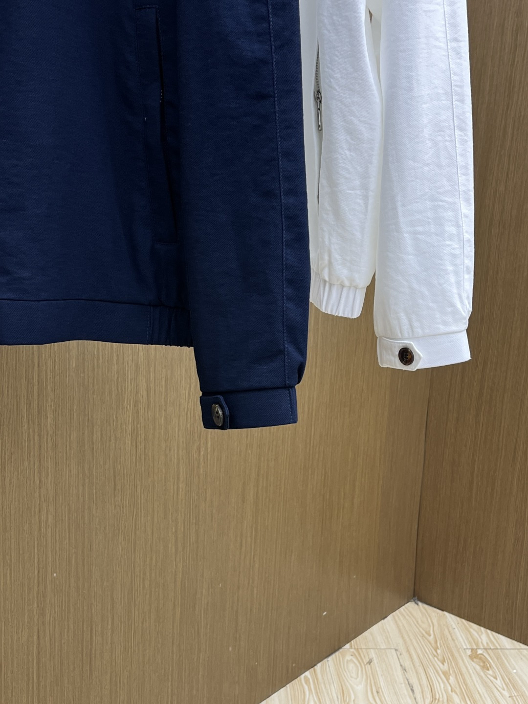 早春 BC🔥🔥早春棉麻老钱风系列，最新时尚立领夹克外套.处处细节显工艺足够的高级 结构性剪裁的设计改变来