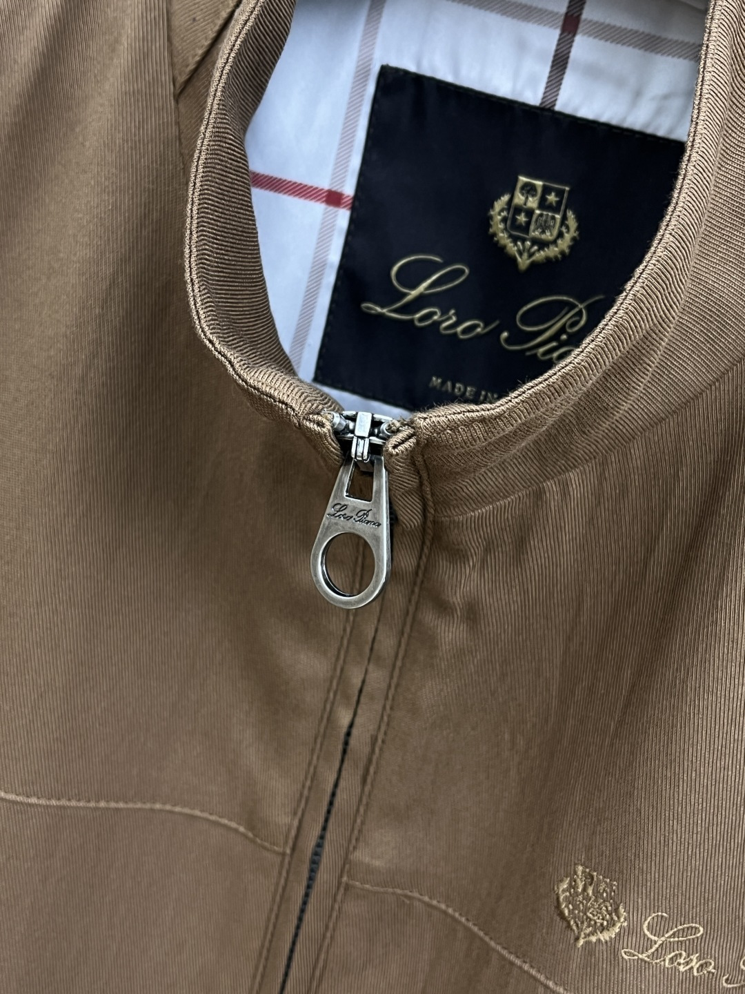 早春 Loro Piana 🔥🔥早春棉麻老钱风系列，最新时尚立领夹克外套.处处细节显工艺足够的高级 结构