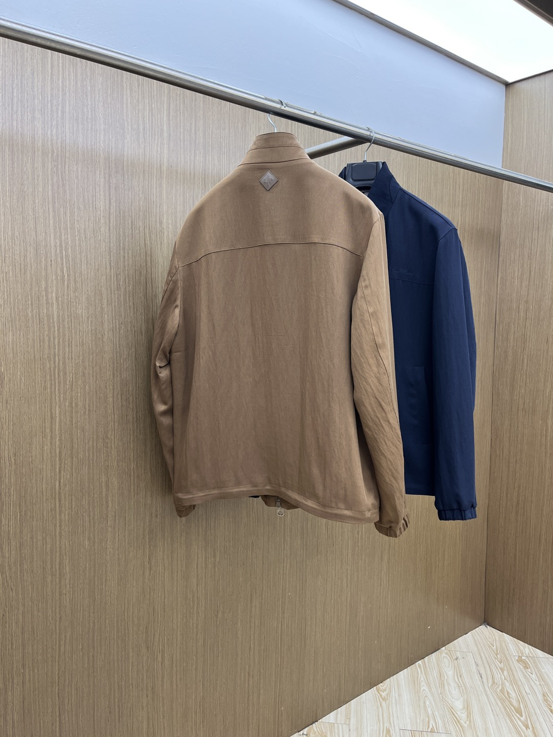 早春 Loro Piana 🔥🔥早春棉麻老钱风系列，最新时尚立领夹克外套.处处细节显工艺足够的高级 结构