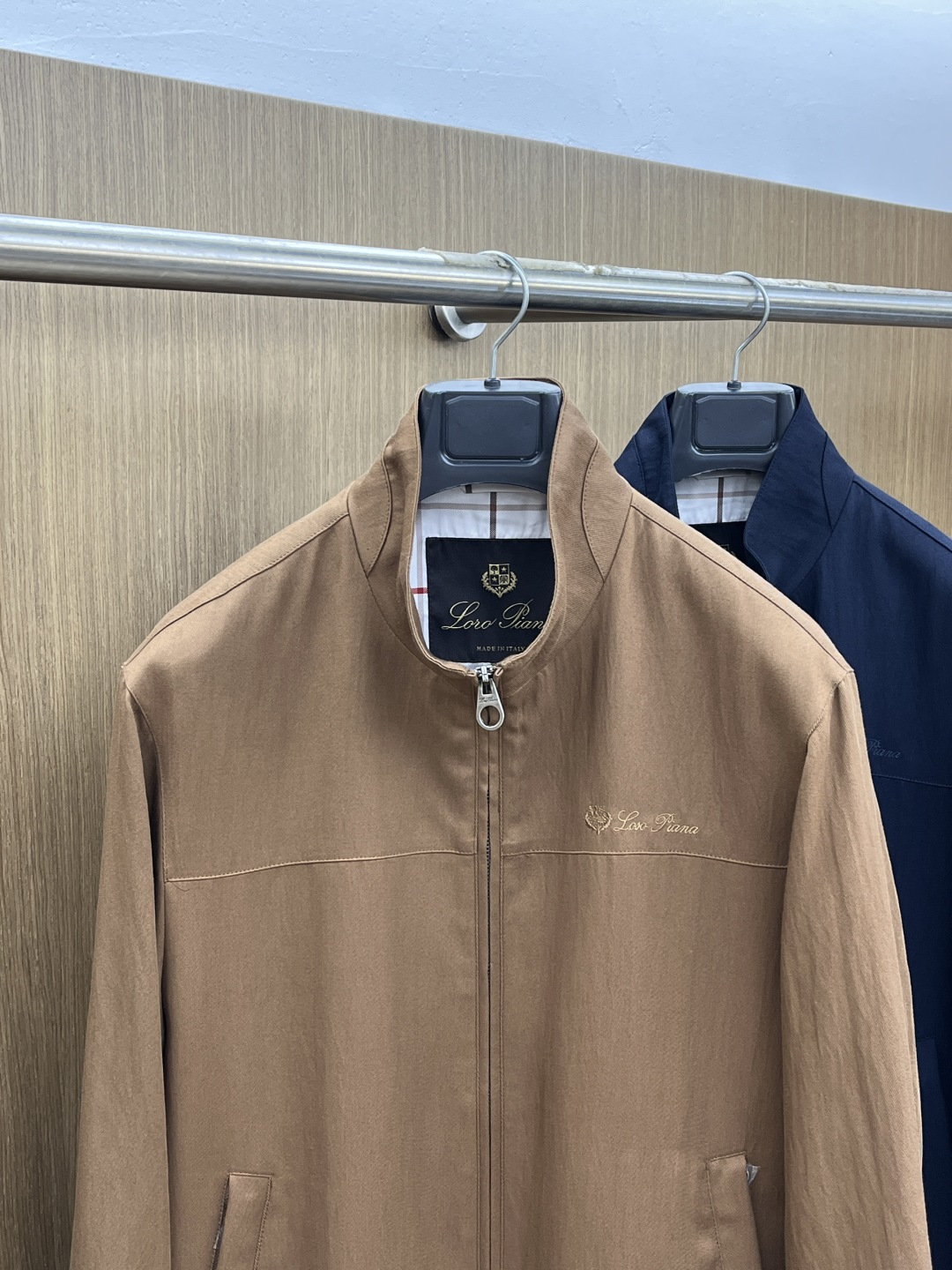 早春 Loro Piana 🔥🔥早春棉麻老钱风系列，最新时尚立领夹克外套.处处细节显工艺足够的高级 结构