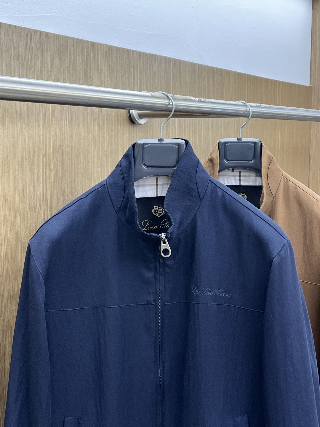 早春 Loro Piana 🔥🔥早春棉麻老钱风系列，最新时尚立领夹克外套.处处细节显工艺足够的高级 结构