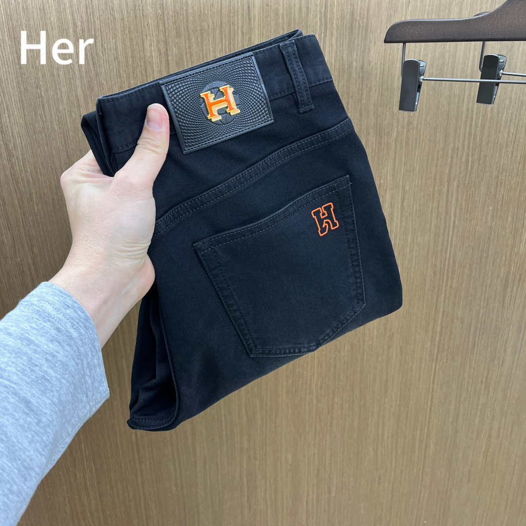 NO:735203,Supporting the New Year’s Autumn and Winter Her new autumn and winter casual jeans are available simultaneously on the official website, with trousers body craftsmanship design, imported customer-supplied accessories, fabric customization, and factory-produced products free of inspection!  Every detail is done to the extreme, original hardware accessories, full of fashion, stylish and handsome upper body, a must-have item for fashionistas!  Original fh12 product!  Code number 30-38 no 35.37,,jeans,19860909支持年后 秋冬 Her 秋冬新品休闲牛仔裤 官网同步发售,裤身工艺设计,进口客供辅料、面料定制,代工厂出品免检！每个细节做到极致,原版五金配件,潮范十足、上身有型帅气,潮人必备单品！ fh12原单出品！ 码数30-38无35.37,,jeans,,Men's clothing