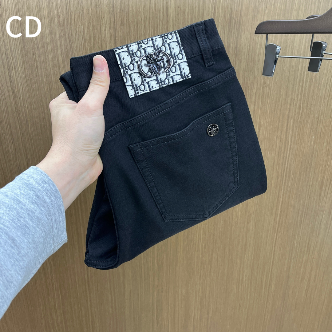 NO:735177,Support the new autumn and winter CD casual jeans after the new year, which will be sold simultaneously on the official website, with trousers body craftsmanship design, imported customer-supplied accessories, fabric customization, and factory-produced products free of inspection!  Every detail is done to the extreme, original hardware accessories, full of fashion, stylish and handsome upper body, a must-have item for fashionistas!  Original fh12 product!  Code number 30-38 no 35.37,,jeans,19860909支持年后 秋冬 CD 秋冬新品休闲牛仔裤 官网同步发售,裤身工艺设计,进口客供辅料、面料定制,代工厂出品免检！每个细节做到极致,原版五金配件,潮范十足、上身有型帅气,潮人必备单品！ fh12原单出品！ 码数30-38无35.37,,jeans,,Men's clothing