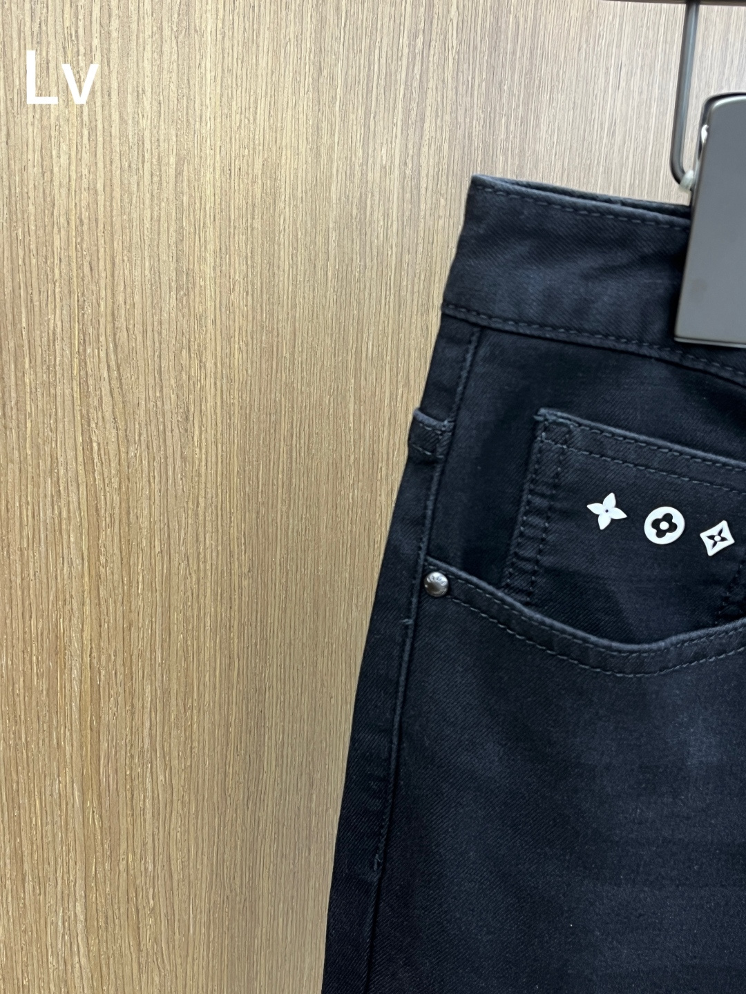 秋冬 LV 🔥🔥秋冬新品休闲牛仔裤 官网同步发售，裤身工艺设计，进口客供辅料、面料定制，代工厂出品免检！