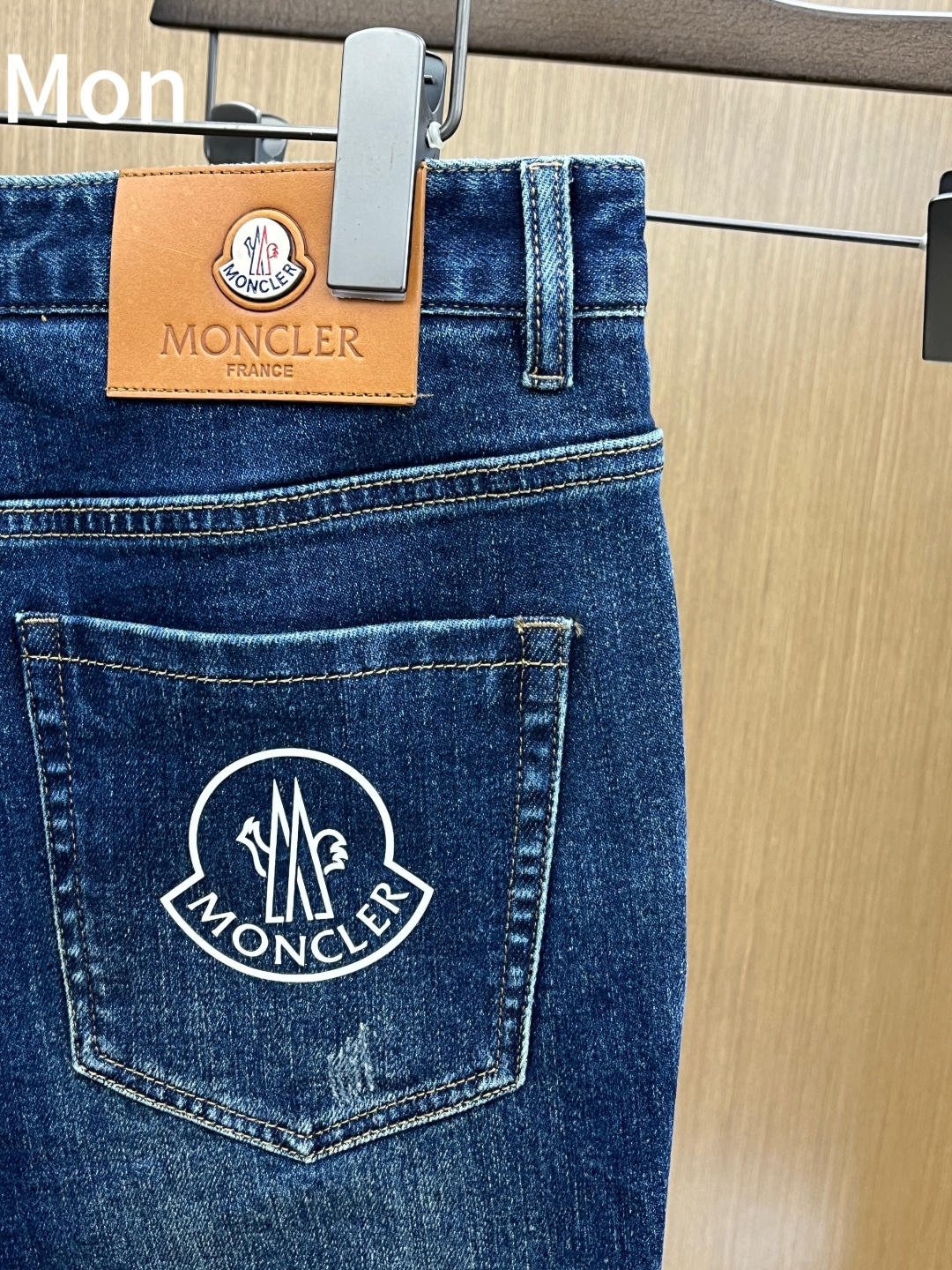 秋冬 Mon 🔥🔥秋冬新品休闲牛仔裤 官网同步发售，裤身工艺设计，进口客供辅料、面料定制，代工厂出品免检