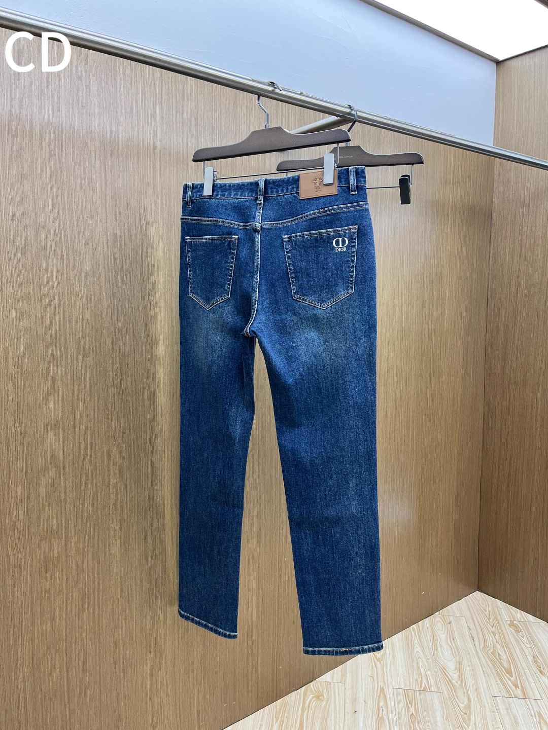 秋冬 CD 🔥🔥秋冬新品休闲牛仔裤 官网同步发售，裤身工艺设计，进口客供辅料、面料定制，代工厂出品免检！