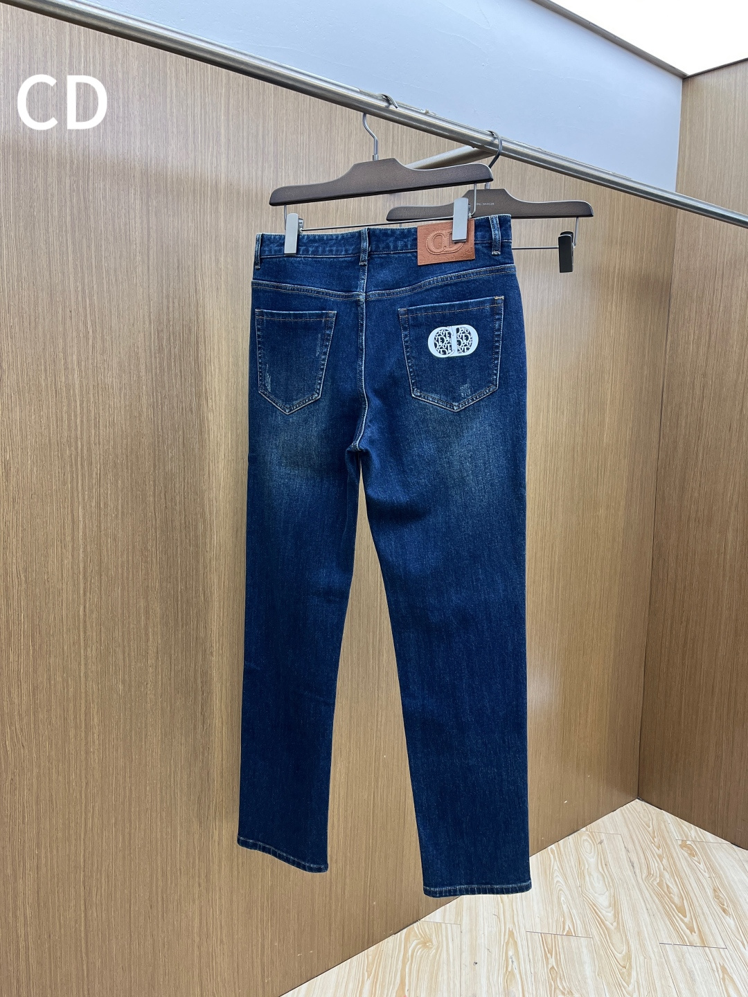 秋冬 CD 🔥🔥秋冬新品休闲牛仔裤 官网同步发售，裤身工艺设计，进口客供辅料、面料定制，代工厂出品免检！