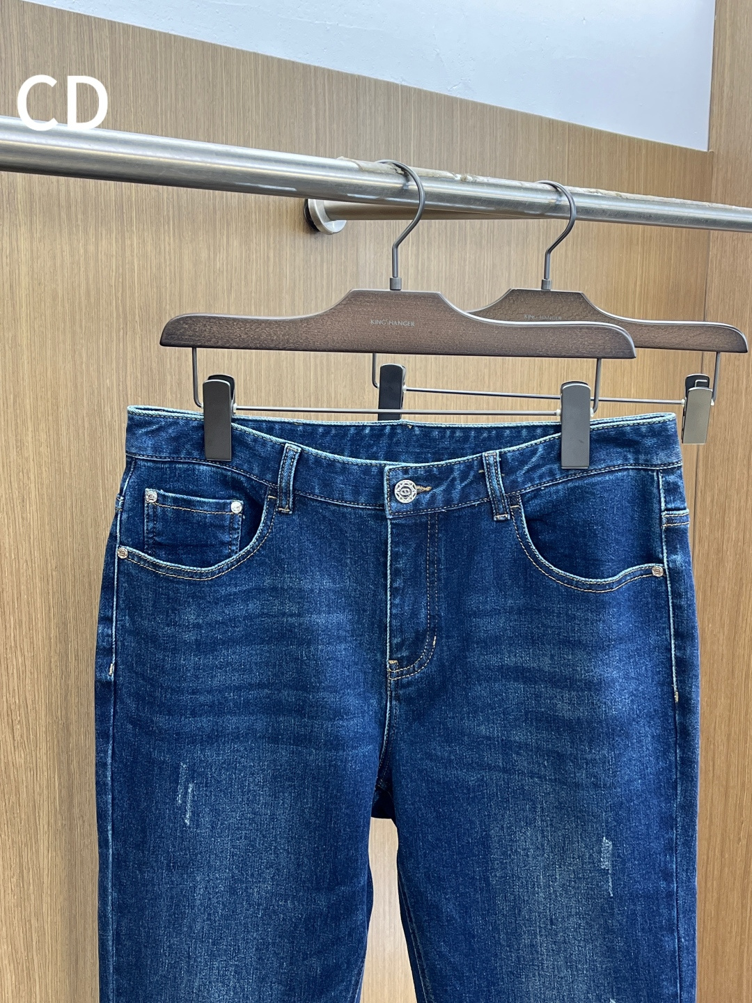 秋冬 CD 🔥🔥秋冬新品休闲牛仔裤 官网同步发售，裤身工艺设计，进口客供辅料、面料定制，代工厂出品免检！