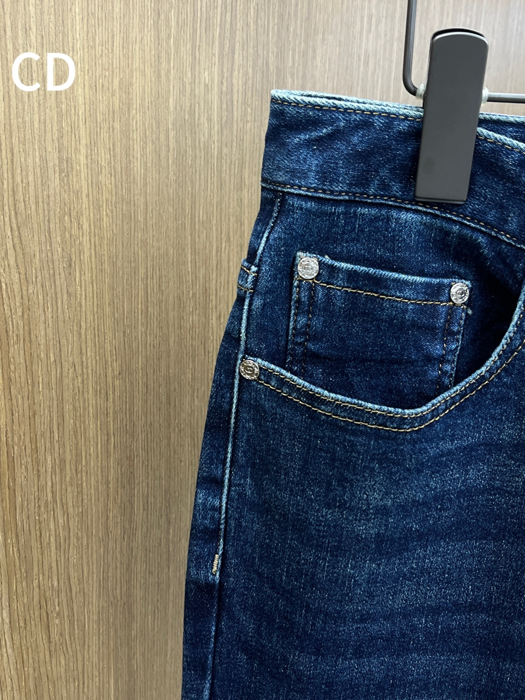 秋冬 CD 🔥🔥秋冬新品休闲牛仔裤 官网同步发售，裤身工艺设计，进口客供辅料、面料定制，代工厂出品免检！