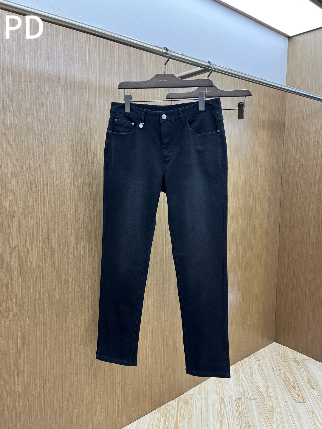 秋冬 CD 🔥🔥秋冬新品休闲牛仔裤 官网同步发售，裤身工艺设计，进口客供辅料、面料定制，代工厂出品免检！
