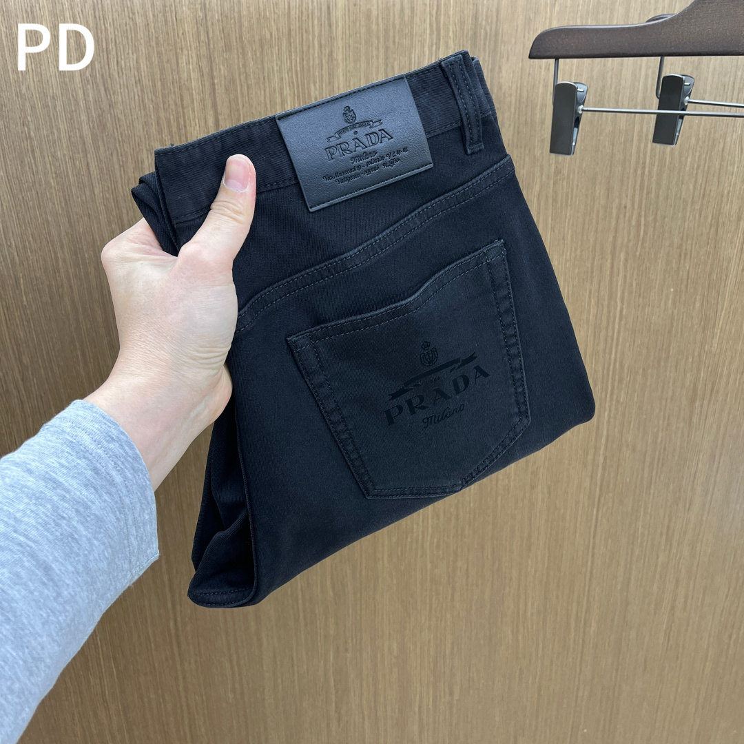 秋冬 CD 🔥🔥秋冬新品休闲牛仔裤 官网同步发售，裤身工艺设计，进口客供辅料、面料定制，代工厂出品免检！