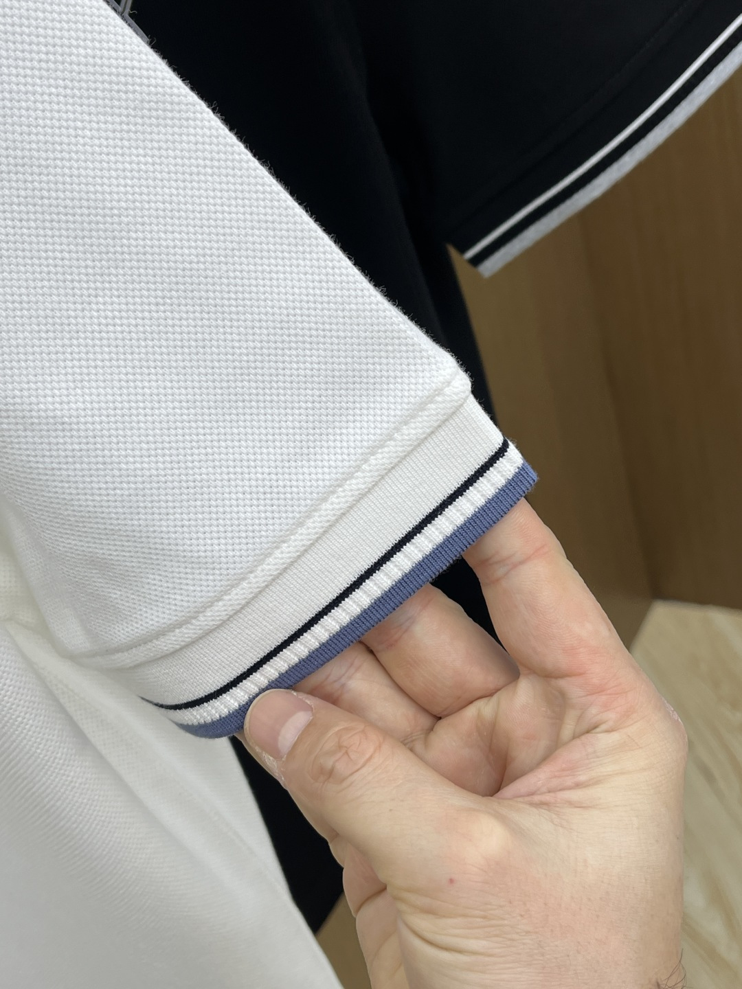 早春 AJ 🔥🔥早春新款男士标识短袖Polo衫，延续经典商务休闲翻领POLO恤.该款Polo衫采用丝光双