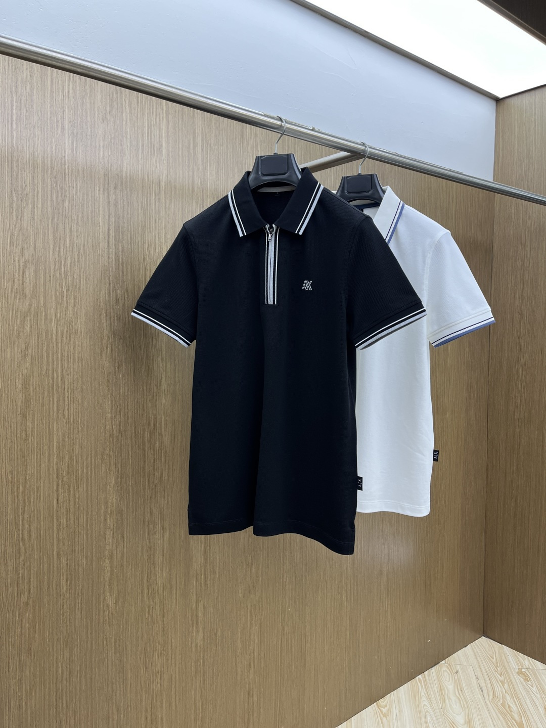 早春 AJ 🔥🔥早春新款男士标识短袖Polo衫，延续经典商务休闲翻领POLO恤.该款Polo衫采用丝光双