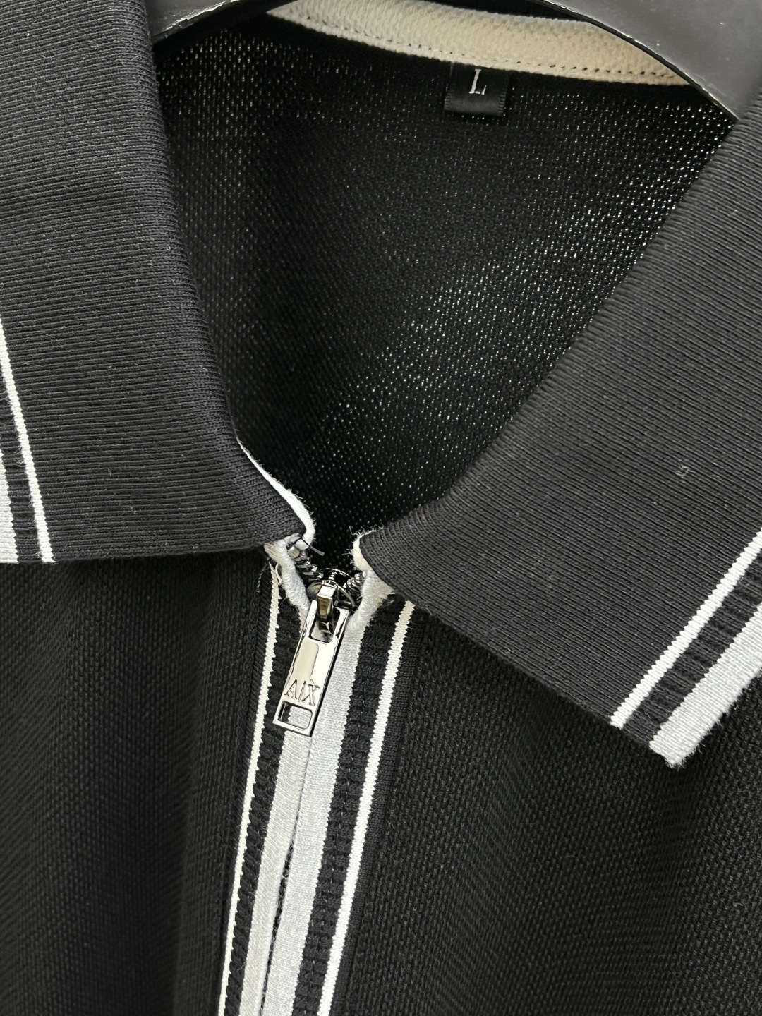 早春 AJ 🔥🔥早春新款男士标识短袖Polo衫，延续经典商务休闲翻领POLO恤.该款Polo衫采用丝光双