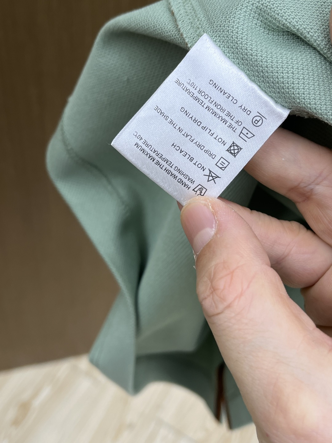 早春 ZZ 🔥🔥早春新款男士标识短袖Polo衫，延续经典商务休闲翻领POLO恤.该款Polo衫采用丝光双