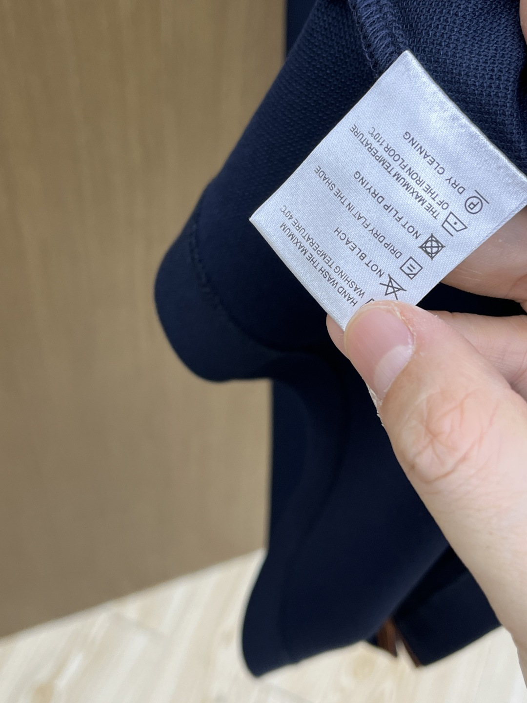 早春 ZZ 🔥🔥早春新款男士标识短袖Polo衫，延续经典商务休闲翻领POLO恤.该款Polo衫采用丝光双