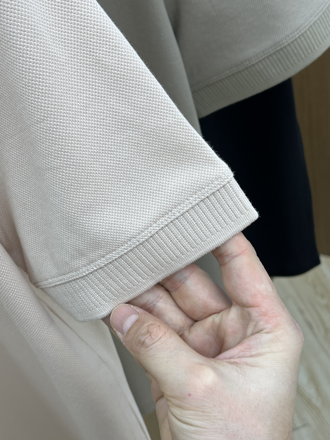 早春 Loro Piana 🔥🔥早春新款男士标识短袖Polo衫，延续经典商务休闲翻领POLO恤.该款Po