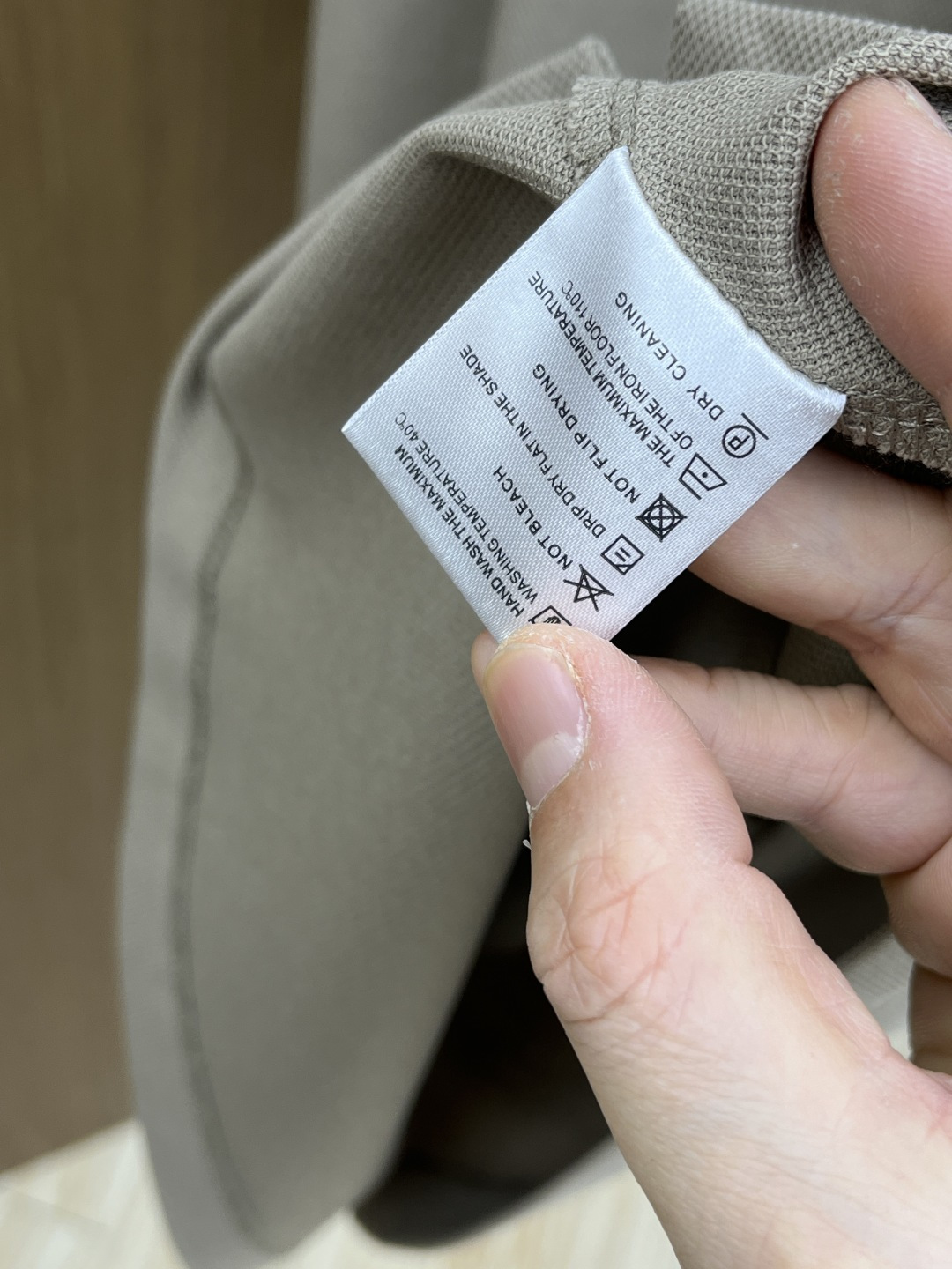 早春 Loro Piana 🔥🔥早春新款男士标识短袖Polo衫，延续经典商务休闲翻领POLO恤.该款Po