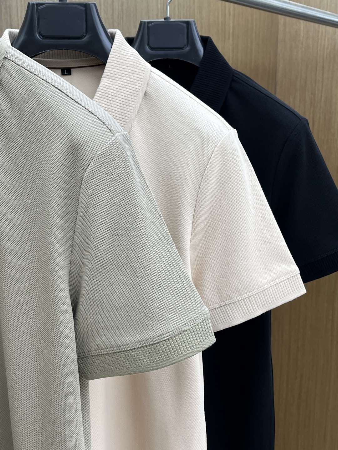 早春 Loro Piana 🔥🔥早春新款男士标识短袖Polo衫，延续经典商务休闲翻领POLO恤.该款Po