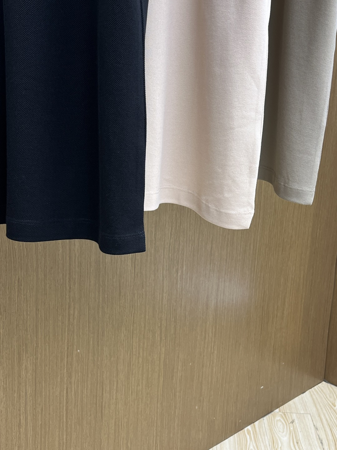 早春 Loro Piana 🔥🔥早春新款男士标识短袖Polo衫，延续经典商务休闲翻领POLO恤.该款Po