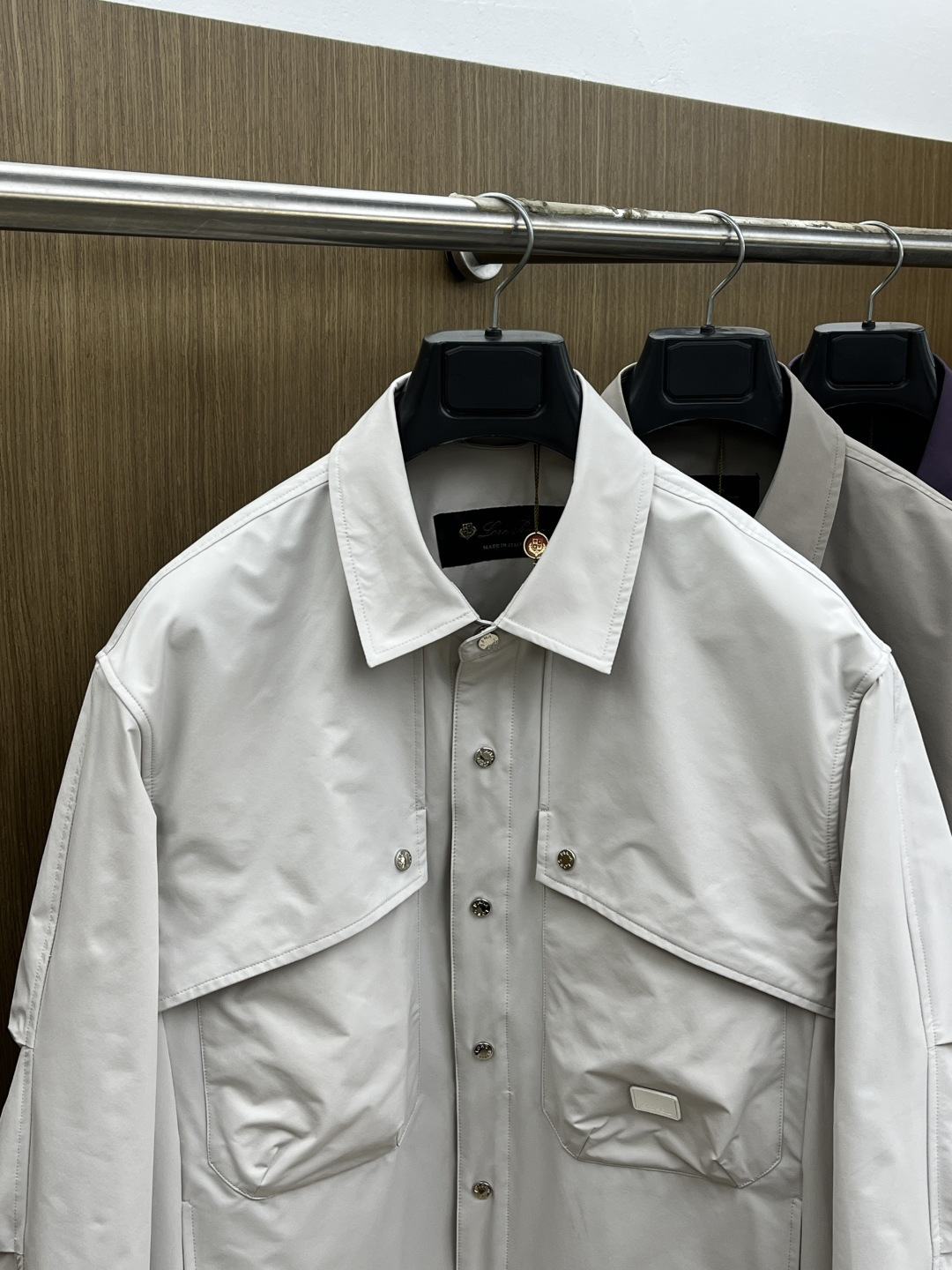 早春 Loro Piana 🔥🔥早春轻奢系列，最新时尚翻领夹克外套..处处细节显工艺足够的高级 结构性剪