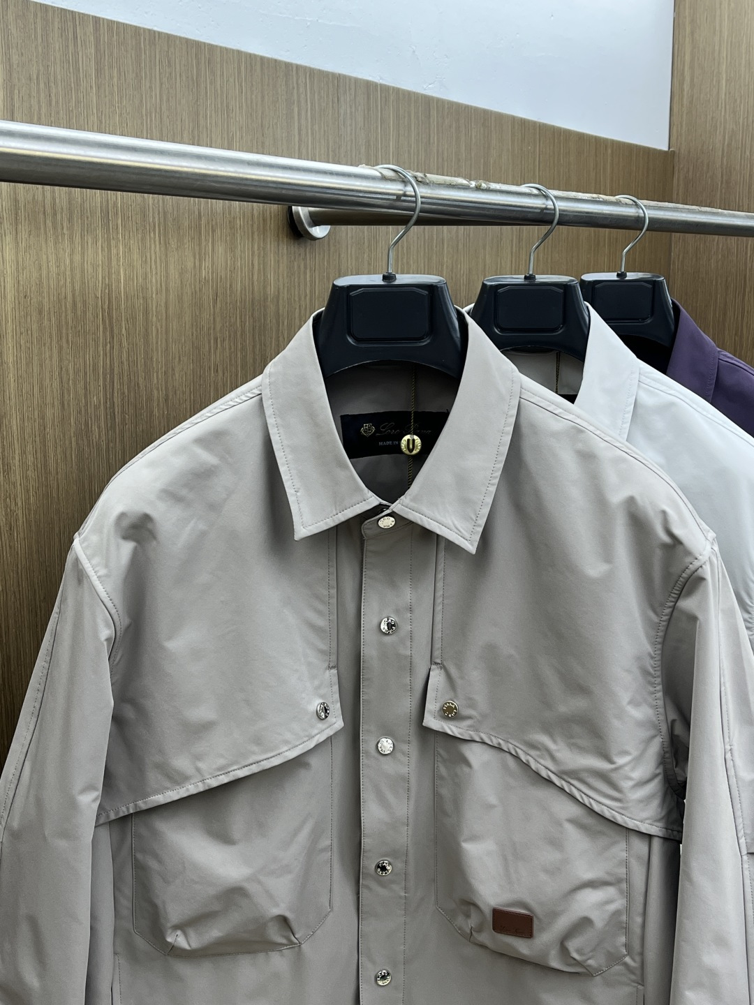 早春 Loro Piana 🔥🔥早春轻奢系列，最新时尚翻领夹克外套..处处细节显工艺足够的高级 结构性剪