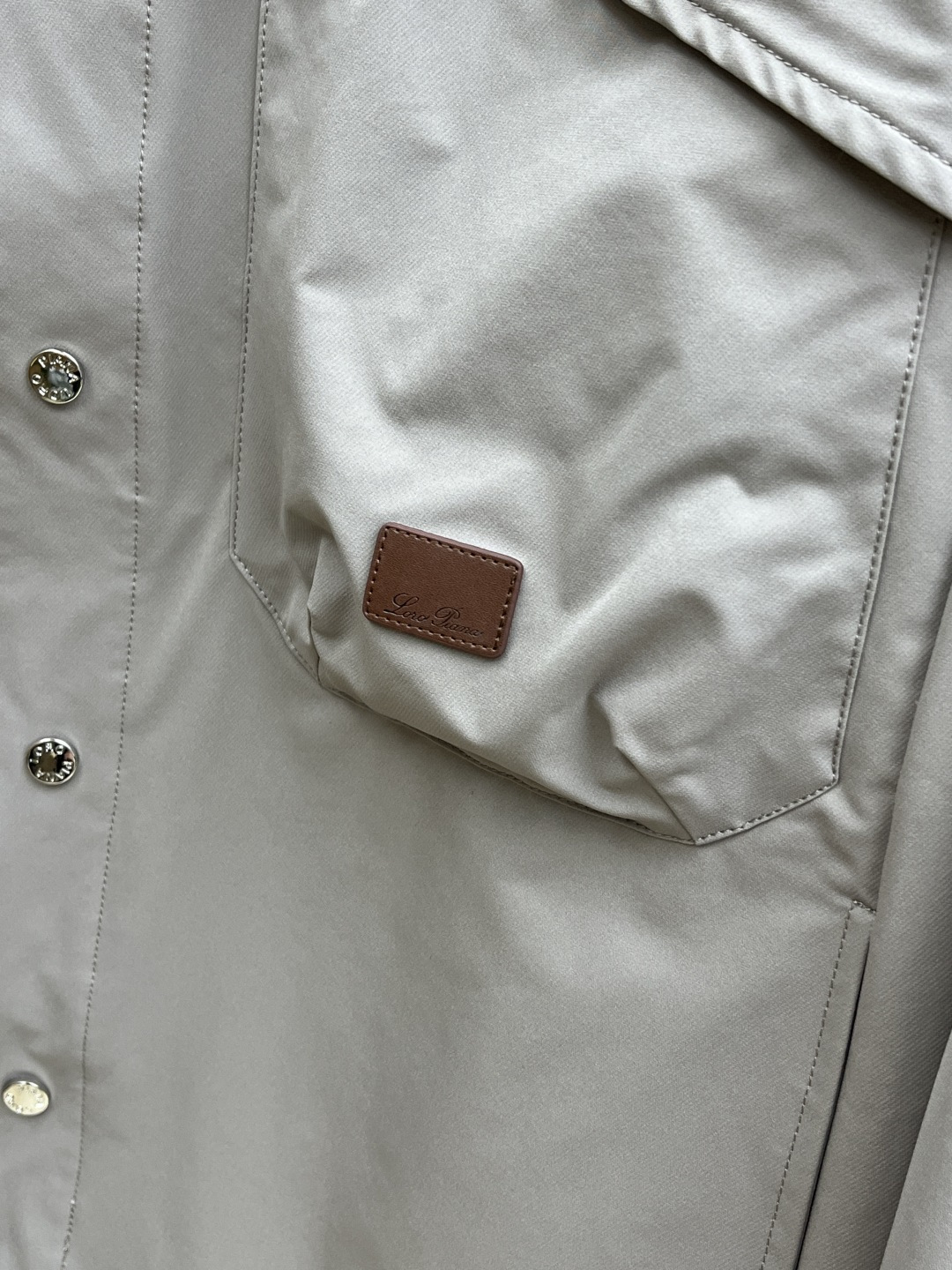 早春 Loro Piana 🔥🔥早春轻奢系列，最新时尚翻领夹克外套..处处细节显工艺足够的高级 结构性剪