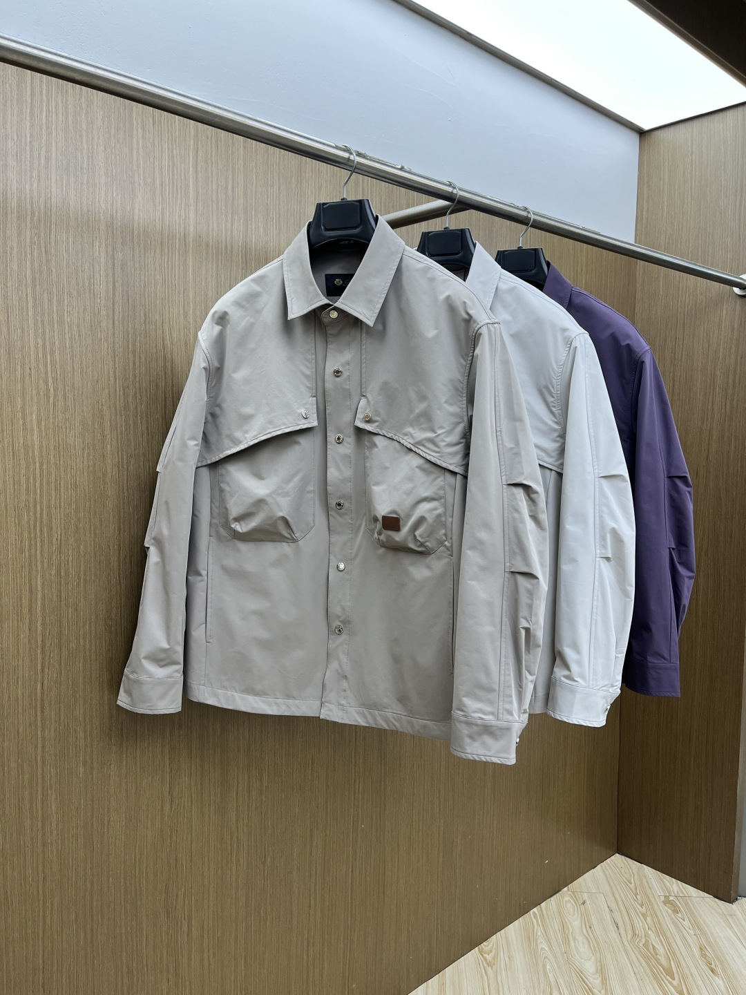 早春 Loro Piana 🔥🔥早春轻奢系列，最新时尚翻领夹克外套..处处细节显工艺足够的高级 结构性剪