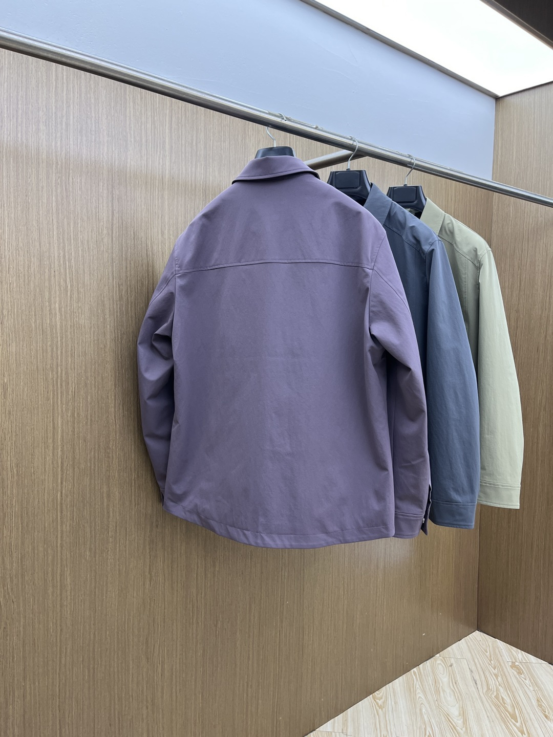 早春 Bc 🔥🔥早春系列，最新时尚翻领夹克外套.胸前logo刺绣.处处细节显工艺足够的高级 结构性剪裁的