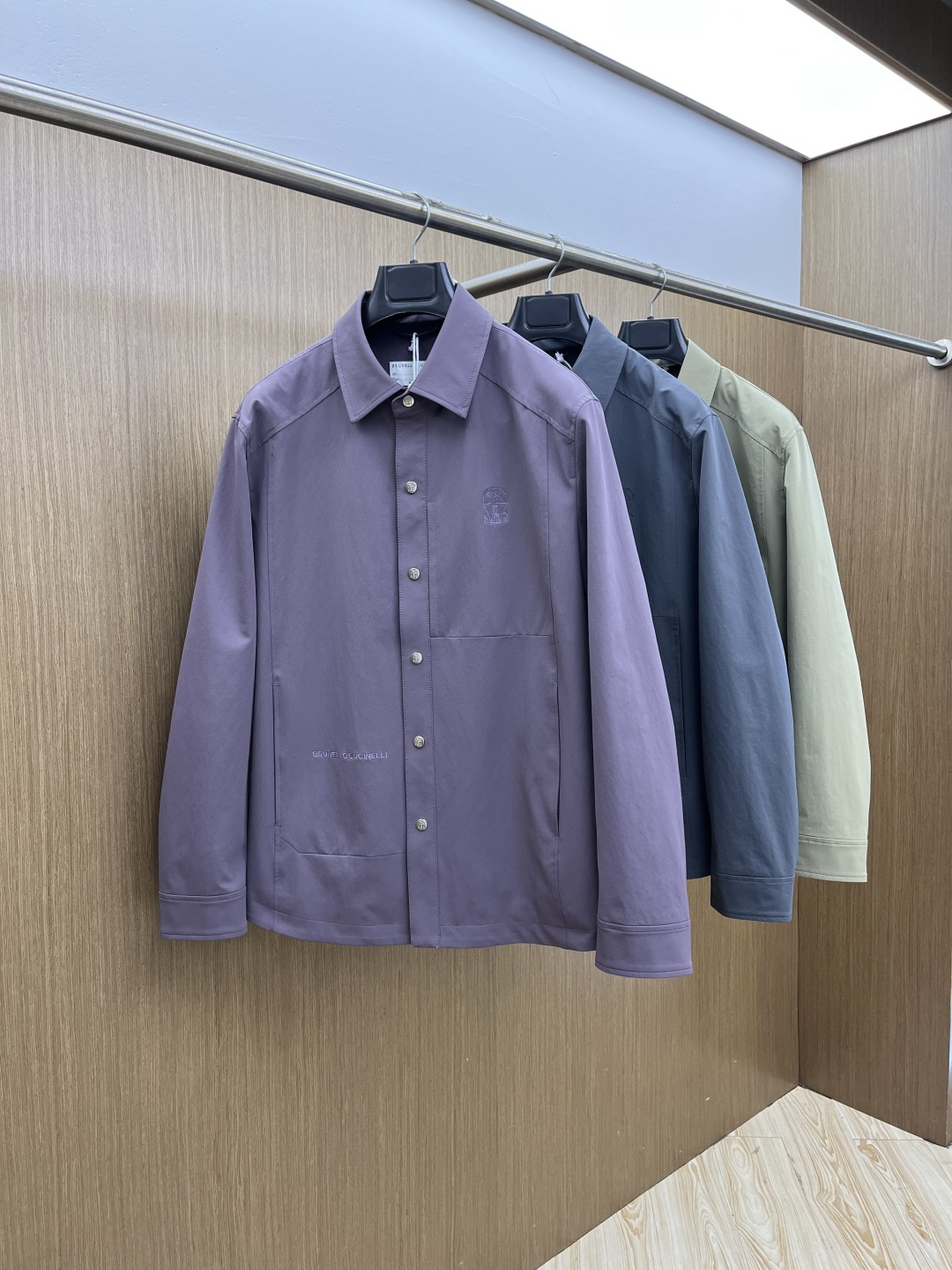 早春 Bc 🔥🔥早春系列，最新时尚翻领夹克外套.胸前logo刺绣.处处细节显工艺足够的高级 结构性剪裁的