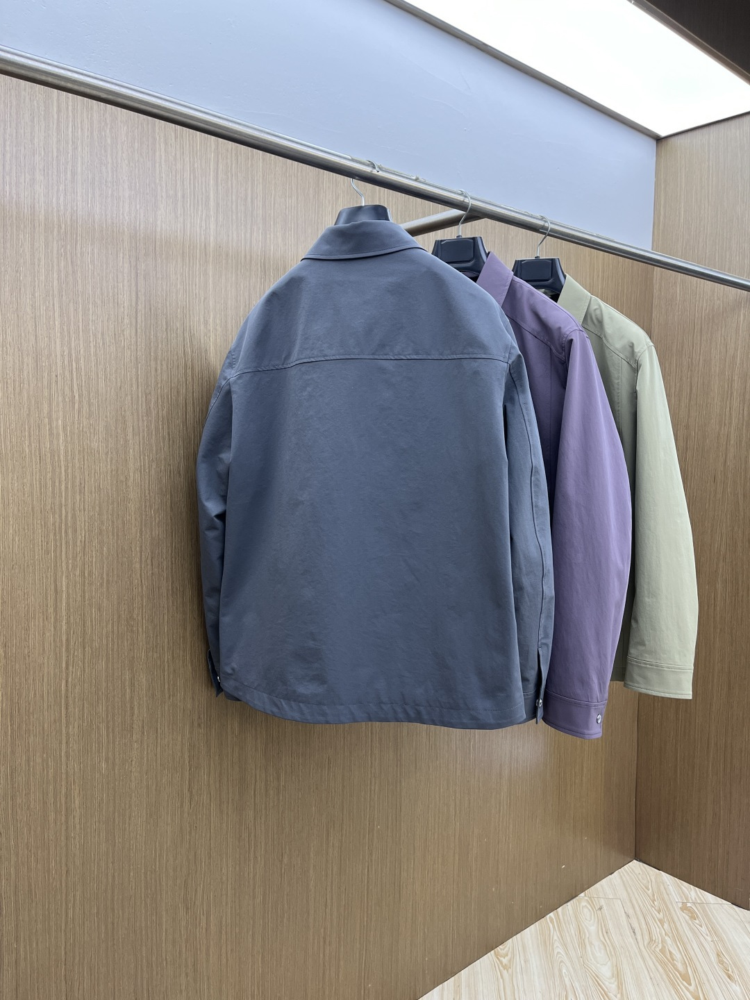 早春 Bc 🔥🔥早春系列，最新时尚翻领夹克外套.胸前logo刺绣.处处细节显工艺足够的高级 结构性剪裁的